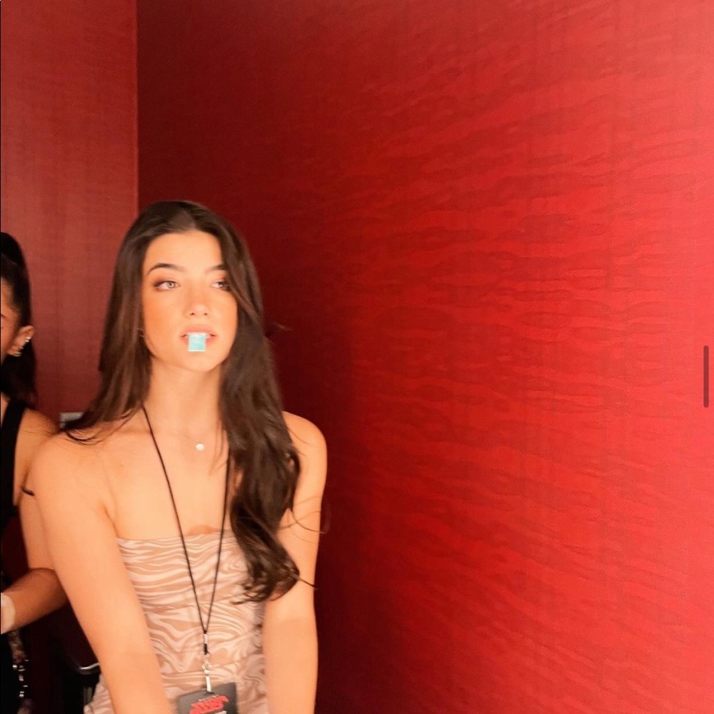 Meet your Posher, Adrianna